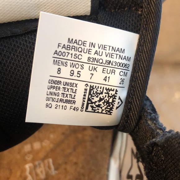 Converse. Flash sale $ - Picture 3 of 12